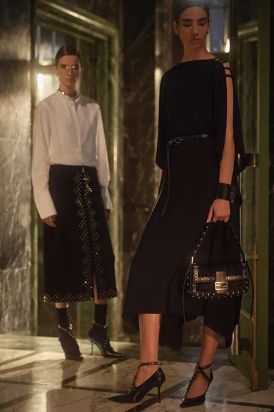 Look 12